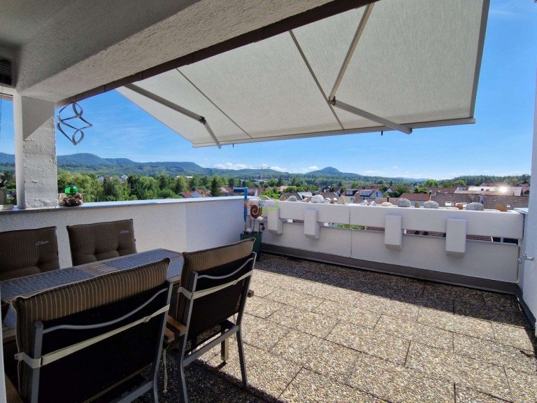 Terrasse mit Weitblick Metzingen Etagenwohnung FAIR-MAKLER: �ber den D�chern -- Familientraum / Alterssitz -- Sie entscheiden