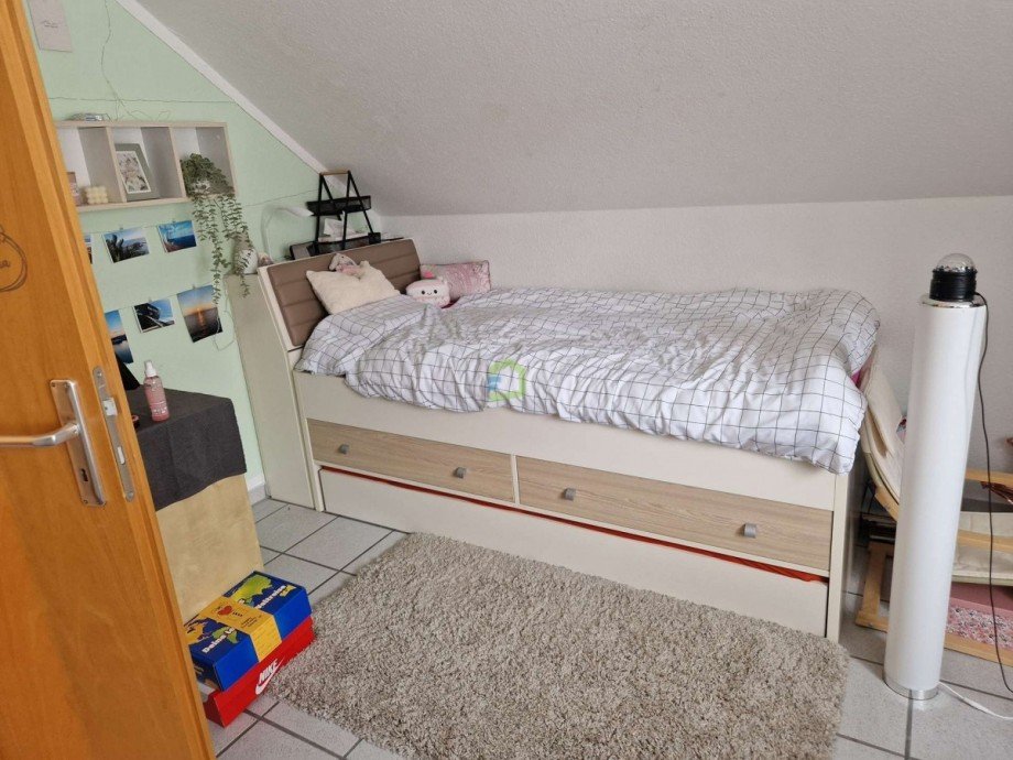 Kind / B�ro DG 1 Doppelhaush�lfte Dettingen an der Erms