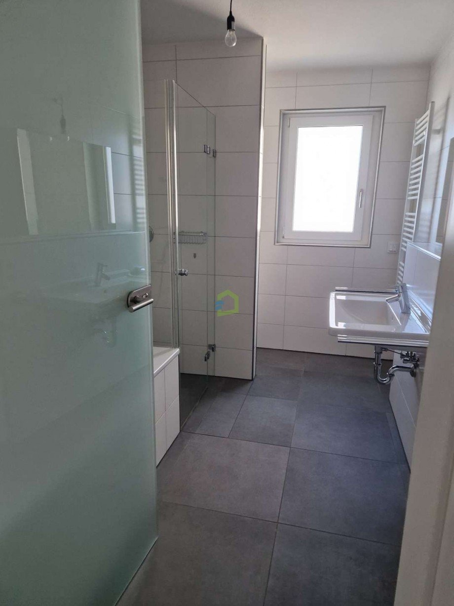 Bad mit Wanne / Dusche Etagenwohnung Pfullingen