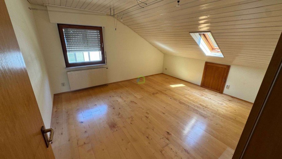 Dachgeschosszimmer Einfamilienhaus T�bingen