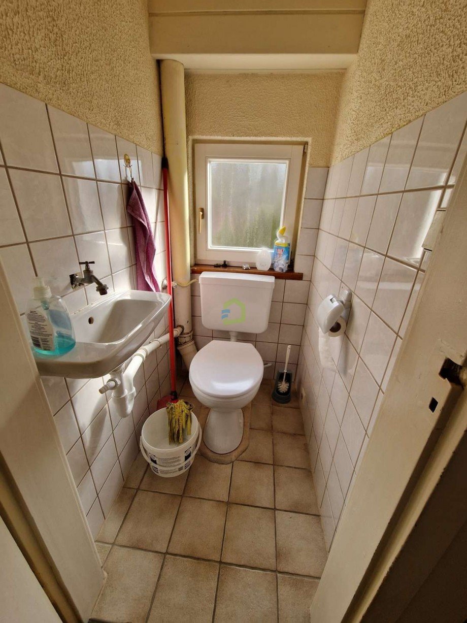 G�ste-WC Doppelhaush�lfte Metzingen