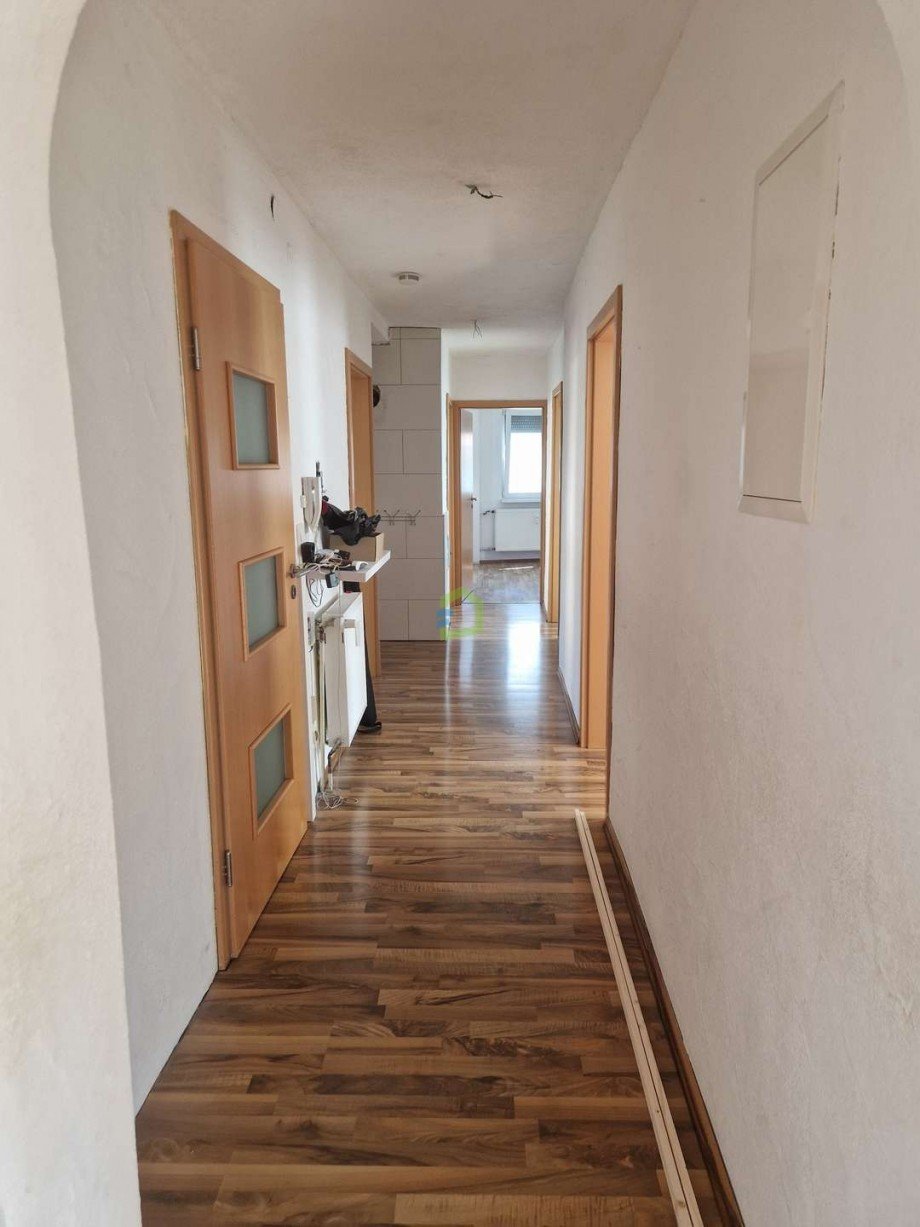 Flur Etagenwohnung Dettingen an der Erms