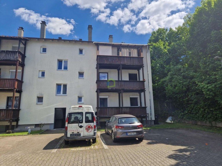 Ansicht Geb�ude Bad Urach Etagenwohnung FAIR-MAKLER: Kleine Sonnenwohnung in Innenstadtn�he