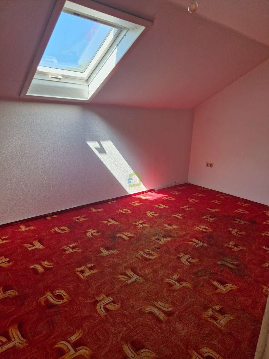 Dachgeschosszimmer Reihenmittelhaus Neckartenzlingen
