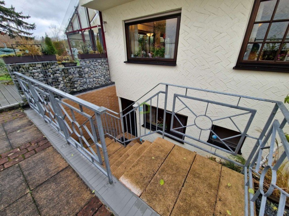 Zugang Appartment Doppelhaush�lfte Neuffen