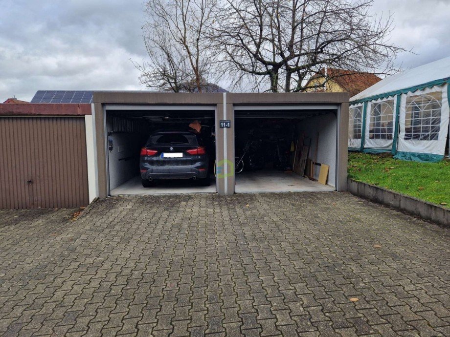 Doppelgarage Doppelhaush�lfte Neuffen