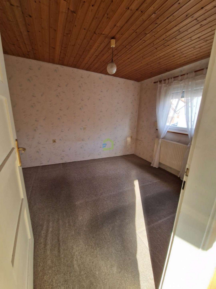 Zimmer1 Doppelhaush�lfte Metzingen