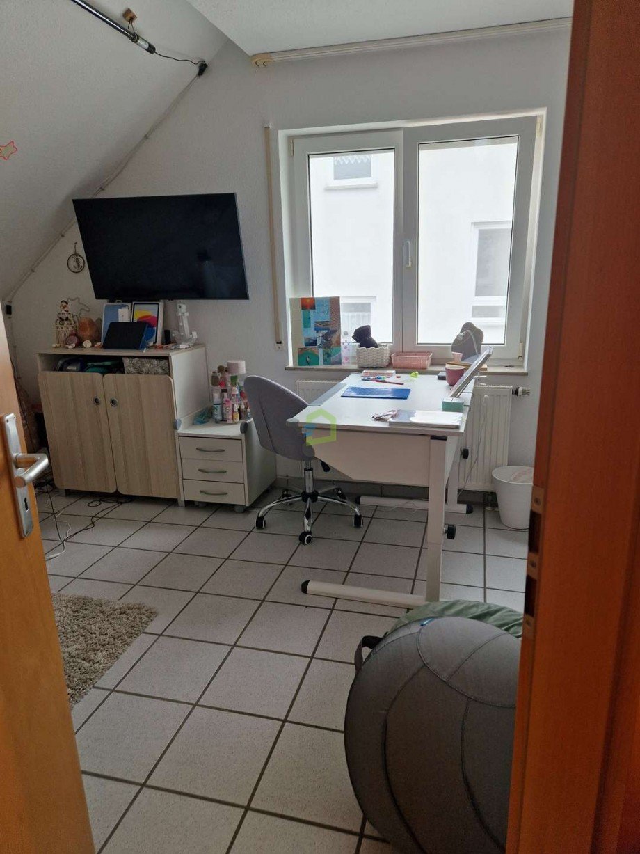 Kind / B�ro DG 1 Doppelhaush�lfte Dettingen an der Erms