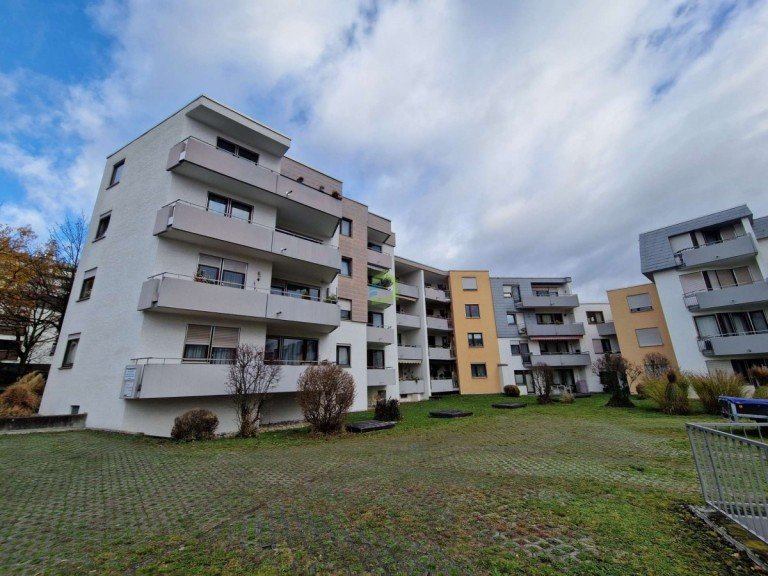 Ansicht Metzingen Etagenwohnung FAIR-MAKLER: Preis/Leistung TOP -- Lassen Sie sich diese tolle Whg. nicht entgehen