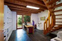 B�ro mit Verbindung FAIR-MAKLER: Wenn der Blick aus dem Fenster zum Lieblingsraum wird.