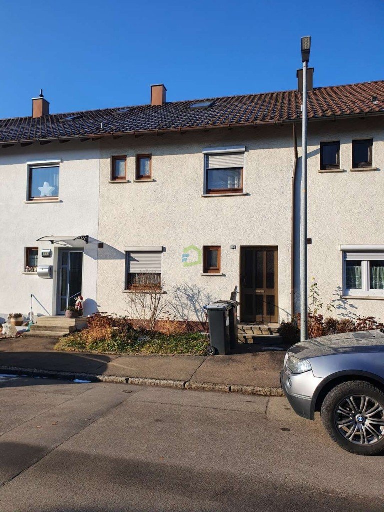 erfolgreich verkauft Reutlingen Reihenmittelhaus FAIR-MAKLER: Reihenmittelhaus in toller Lage sucht neue Eigent�mer